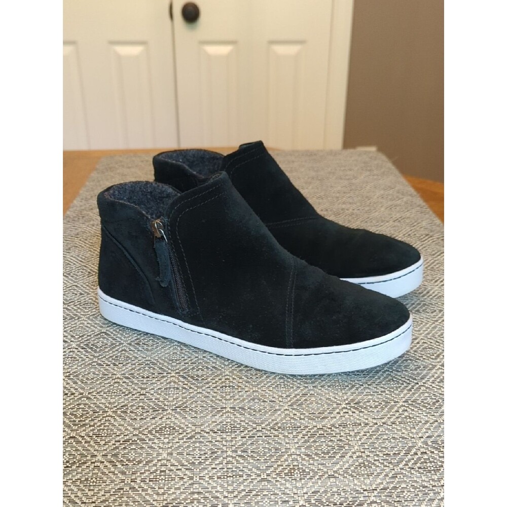 Women's Size 10 Clarks Pawley Black Suede High-Top Slip-On Zipper Sneaker Boots